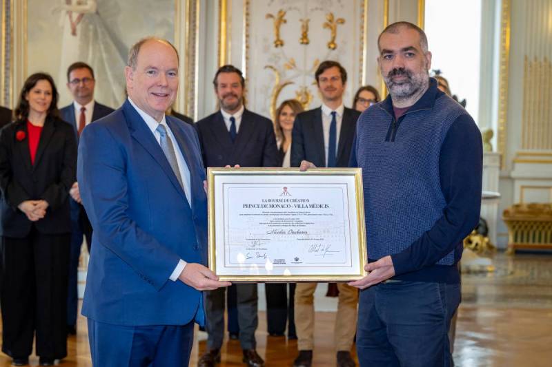 Prince Albert II presented Nicolas Daubanes with the Prince of Monaco - Villa Medici creation grant