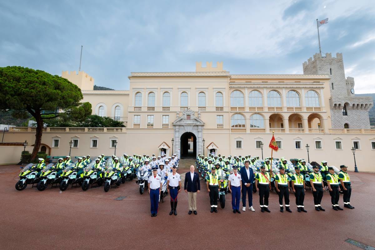 La Vuelta begins in Monaco with Prince's Carabinieri as Security