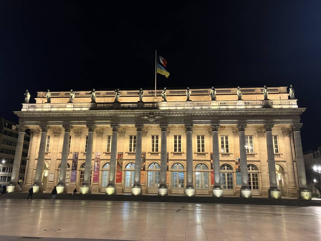 Bordeaux, A city of Stone and Vineyards